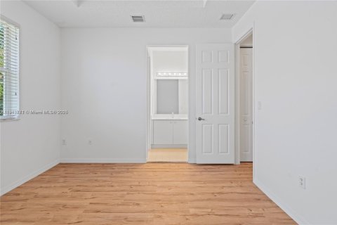 Touwnhouse à louer à Homestead, Floride: 4 chambres, 143.44 m2 № 2013942 - photo 24