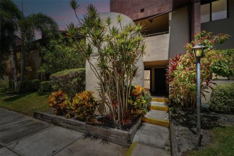 Condominio en venta en Saint Petersburg, Florida, 2 dormitorios, 90.58 m2 № 1562164 - foto 1