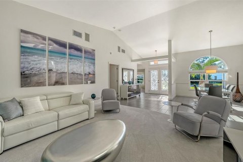 House in Sarasota, Florida 3 bedrooms, 255.95 sq.m. № 2396311 - photo 6