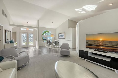 House in Sarasota, Florida 3 bedrooms, 255.95 sq.m. № 2396311 - photo 3