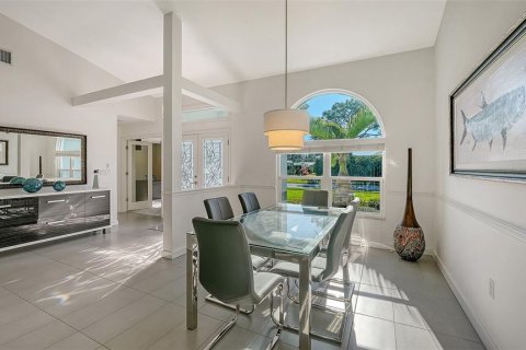 House in Sarasota, Florida 3 bedrooms, 255.95 sq.m. № 2396311 - photo 4