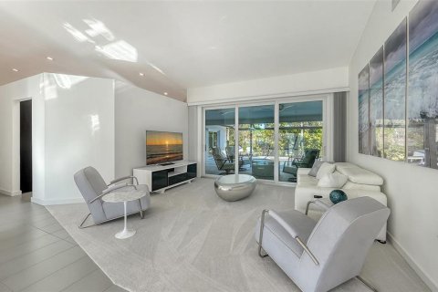 House in Sarasota, Florida 3 bedrooms, 255.95 sq.m. № 2396311 - photo 8