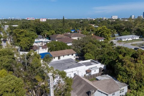 Propiedad comercial en venta en Miami, Florida, 263.56 m2 № 2054825 - foto 19
