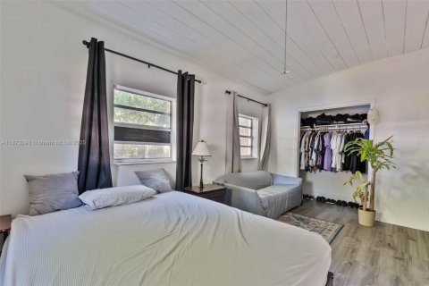 Propiedad comercial en venta en Miami, Florida, 263.56 m2 № 2054825 - foto 8