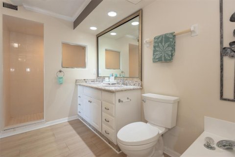 Condo in Daytona Beach, Florida, 2 bedrooms № 2201748 - photo 24
