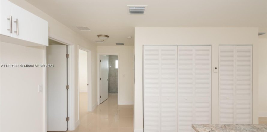 Villa ou maison à Miami, Floride 3 chambres, 192.87 m2 № 1814571