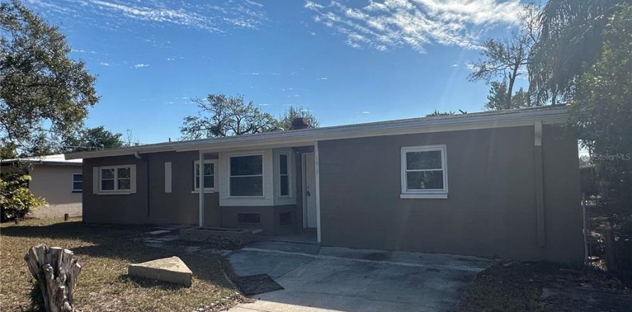 Villa ou maison à Tampa, Floride 5 chambres, 171.31 m2 № 1521080