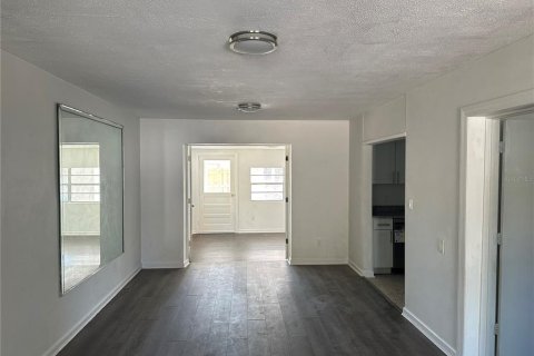 Villa ou maison à vendre à Tampa, Floride: 5 chambres, 171.31 m2 № 1521080 - photo 13