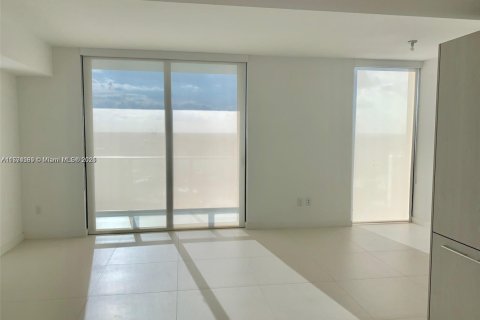 Купить кондоминиум в Майами, Флорида 2 спальни, 87.7м2, № 1957982 - фото 4