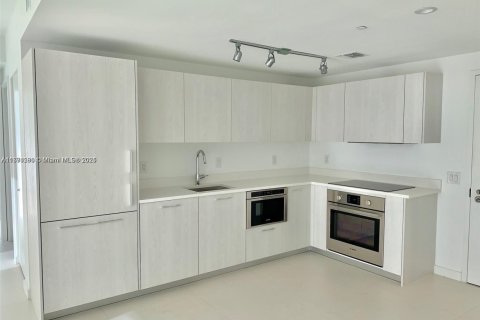 Купить кондоминиум в Майами, Флорида 2 спальни, 87.7м2, № 1957982 - фото 2