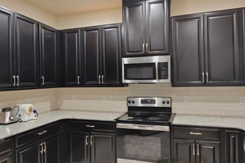 House in Sanford, Florida 4 bedrooms, 239.87 sq.m. № 1911719 - photo 2