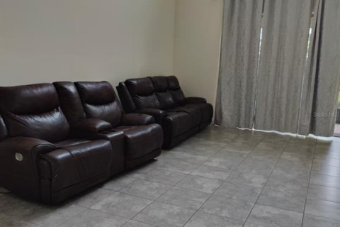 House in Sanford, Florida 4 bedrooms, 239.87 sq.m. № 1911719 - photo 3