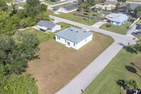 Villa ou maison à vendre à Port Charlotte, Floride: 4 chambres, 151.43 m2 № 2209368 - photo 2