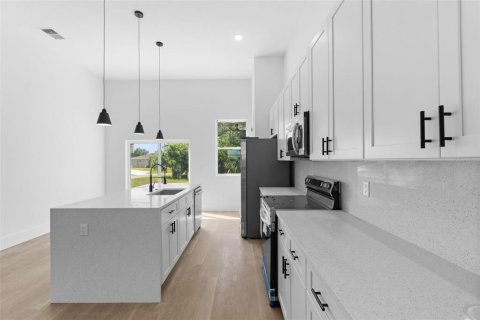 Villa ou maison à vendre à Port Charlotte, Floride: 4 chambres, 151.43 m2 № 2209368 - photo 8