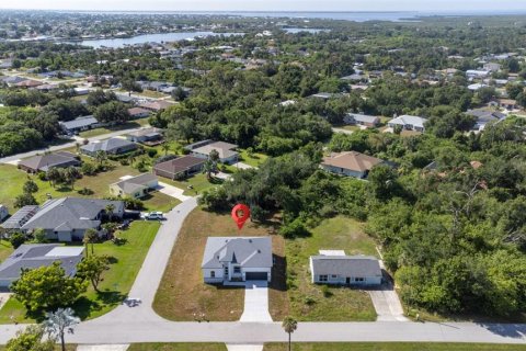 Villa ou maison à vendre à Port Charlotte, Floride: 4 chambres, 151.43 m2 № 2209368 - photo 3