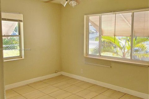 Townhouse in Hollywood, Florida 2 bedrooms, 116.59 sq.m. № 2042009 - photo 4