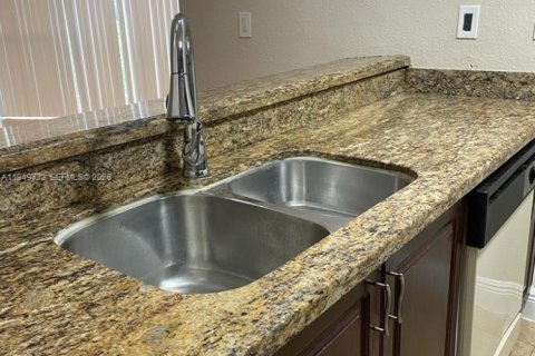 Condo à Hialeah, Floride, 2 chambres  № 2153044