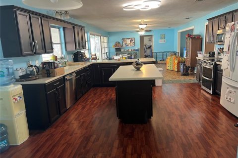 House in Newberry, Florida 3 bedrooms, 212.75 sq.m. № 1576152 - photo 3