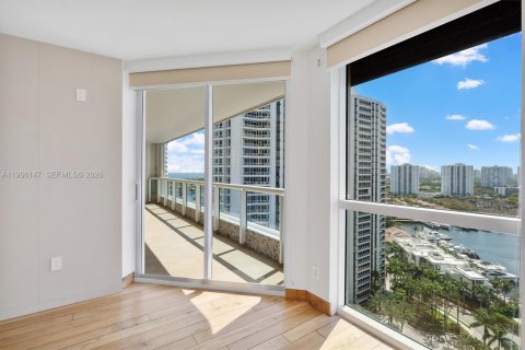 Condo in Aventura, Florida, 2 bedrooms  № 1956856 - photo 28