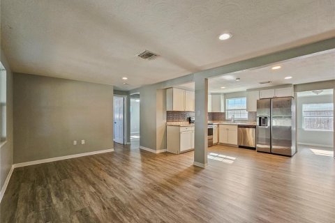 Villa ou maison à louer à Holiday, Floride: 3 chambres, 132.66 m2 № 2388717 - photo 3