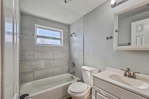 Villa ou maison à louer à Holiday, Floride: 3 chambres, 132.66 m2 № 2388717 - photo 12