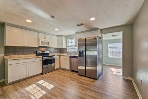 Villa ou maison à louer à Holiday, Floride: 3 chambres, 132.66 m2 № 2388717 - photo 7