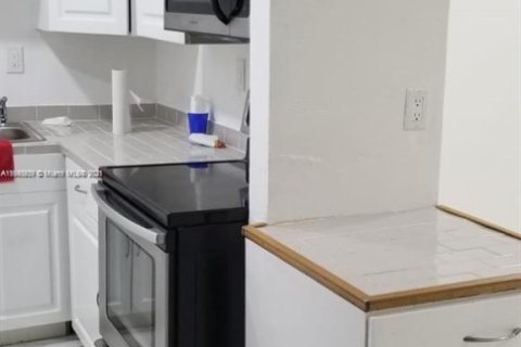 Condominio en alquiler en Palmetto Bay, Florida, 1 dormitorio, 52.03 m2 № 2079052 - foto 3