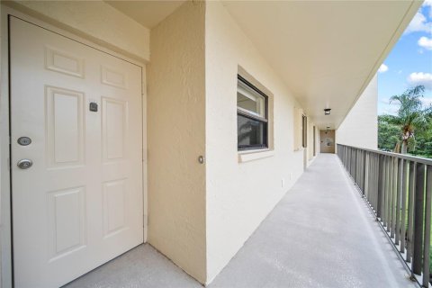 Condominio en venta en Clearwater, Florida, 2 dormitorios, 89.19 m2 № 1843685 - foto 3