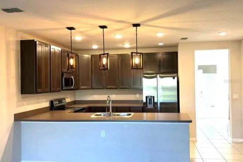 Adosado en alquiler en Kissimmee, Florida, 3 dormitorios, 163.69 m2 № 2116519 - foto 4