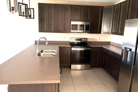 Adosado en alquiler en Kissimmee, Florida, 3 dormitorios, 163.69 m2 № 2116519 - foto 5