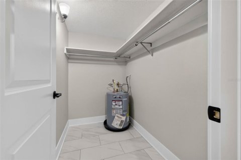 Condo in Saint Petersburg, Florida, 2 bedrooms № 2203607 - photo 14