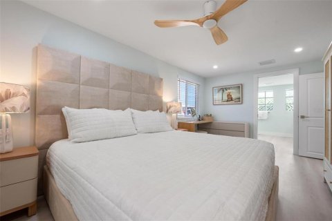 House in Bradenton Beach, Florida 3 bedrooms, 126.81 sq.m. № 2093191 - photo 15