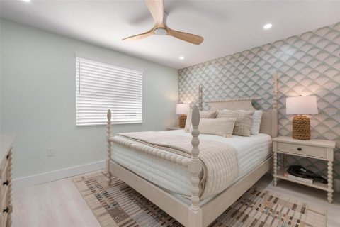 House in Bradenton Beach, Florida 3 bedrooms, 126.81 sq.m. № 2093191 - photo 18