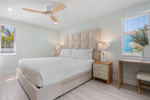 House in Bradenton Beach, Florida 3 bedrooms, 126.81 sq.m. № 2093191 - photo 14