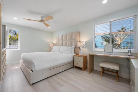 House in Bradenton Beach, Florida 3 bedrooms, 126.81 sq.m. № 2093191 - photo 13