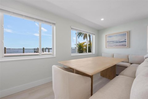 House in Bradenton Beach, Florida 3 bedrooms, 126.81 sq.m. № 2093191 - photo 12