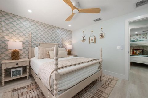 House in Bradenton Beach, Florida 3 bedrooms, 126.81 sq.m. № 2093191 - photo 20