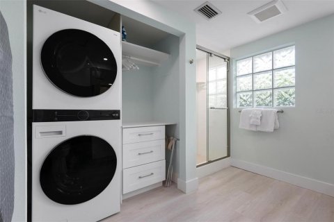 House in Bradenton Beach, Florida 3 bedrooms, 126.81 sq.m. № 2093191 - photo 24