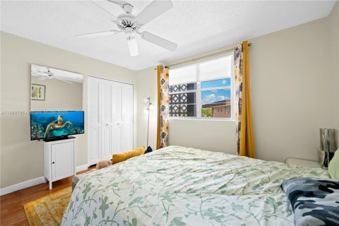 Condo in Lauderdale Lakes, Florida, 2 bedrooms  № 1978570 - photo 9