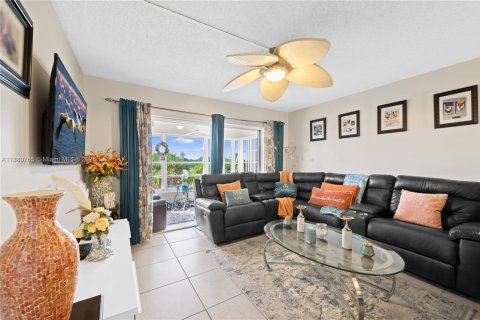 Condo in Lauderdale Lakes, Florida, 2 bedrooms  № 1978570 - photo 13