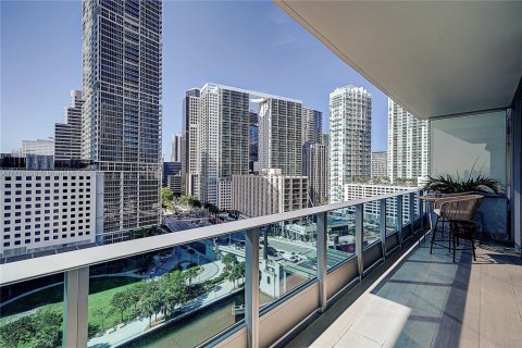 Condominio en alquiler en Miami, Florida, 2 dormitorios, 134.99 m2 № 1937971 - foto 7