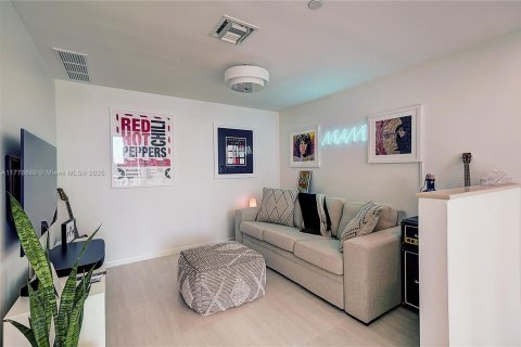 Copropriété à louer à Miami, Floride: 2 chambres, 134.99 m2 № 1937971 - photo 16