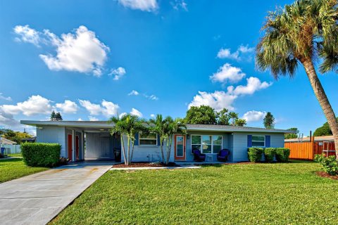 Casa en alquiler en Venice, Florida, 3 dormitorios, 126.35 m2 № 1894504 - foto 1
