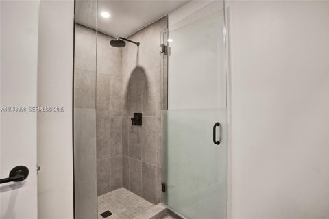 Снять в аренду кондоминиум в Майами, Флорида № 2051395 - фото 4