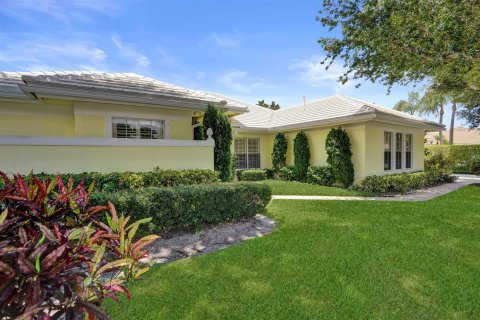 House in West Palm Beach, Florida 4 bedrooms, 264.31 sq.m. № 2242092 - photo 7