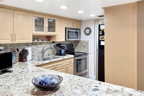 Купить кондоминиум в Корал-Гейблс, Флорида 2 спальни, 96.43м2, № 1954102 - фото 10