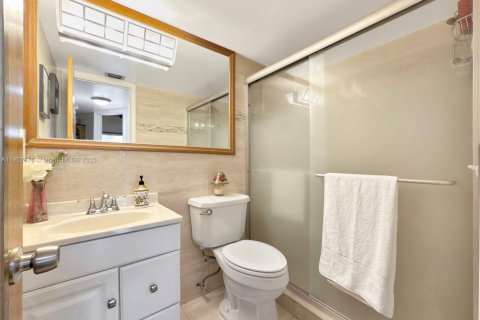 Купить кондоминиум в Корал-Гейблс, Флорида 2 спальни, 96.43м2, № 1954102 - фото 14