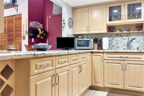 Купить кондоминиум в Корал-Гейблс, Флорида 2 спальни, 96.43м2, № 1954102 - фото 9