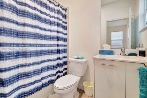 House in Miami, Florida 3 bedrooms, 123.37 sq.m. № 1770651 - photo 25