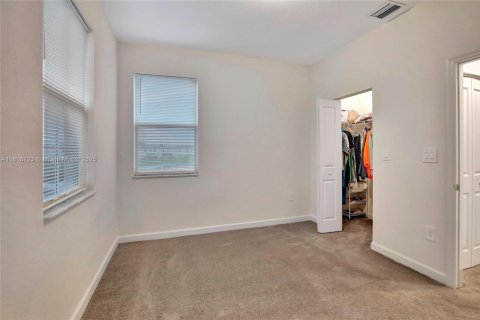 House in Miami, Florida 3 bedrooms, 123.37 sq.m. № 1770651 - photo 26